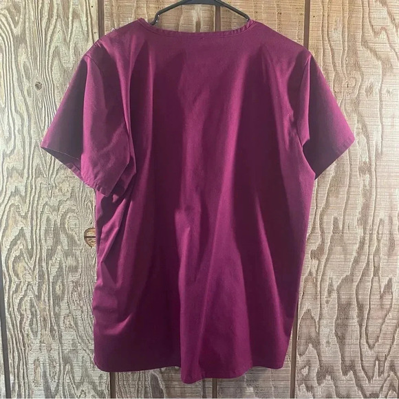 Strictly Scrubs Burgundy Scrub Top with Pockets 👩🏻⚕️ - Picture 3 of 3